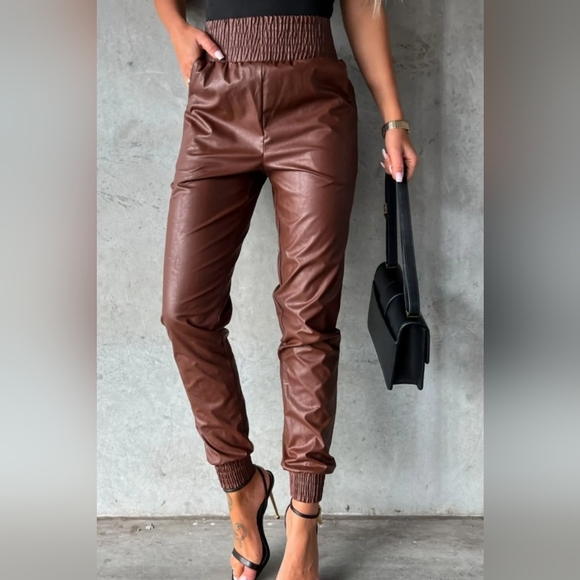 Brown Smocked High Waist Pants with Pockets - Picture 2 of 3